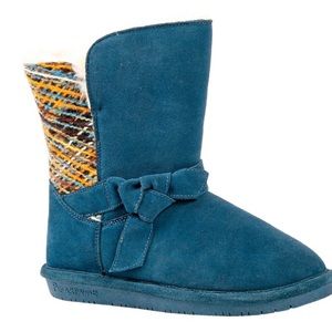 Bearpaw Genevieve boots.  8.5.  Never worn.